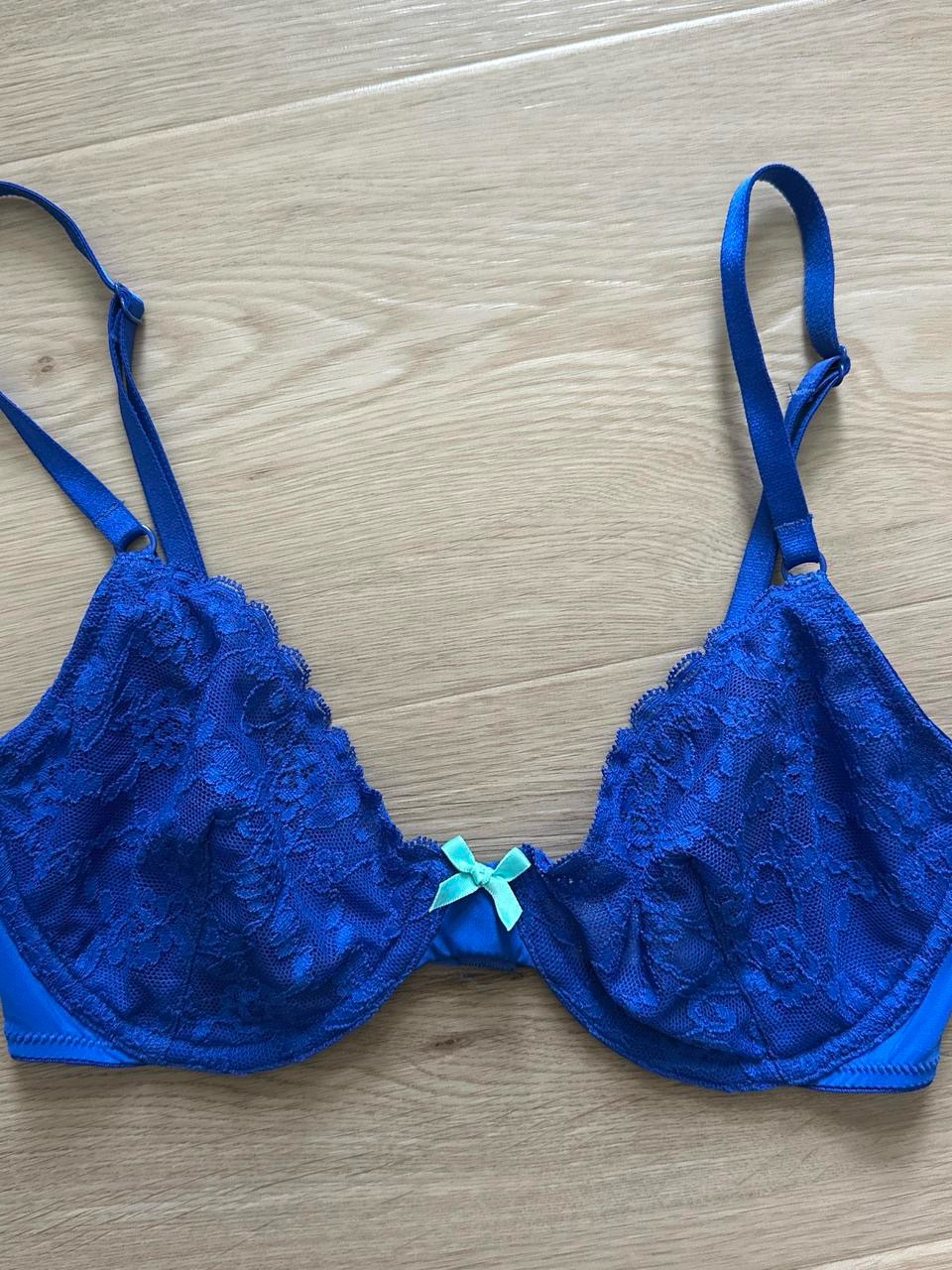 Victoria's Secret Royal Blue Lace Underwire Bra With Teal Bow